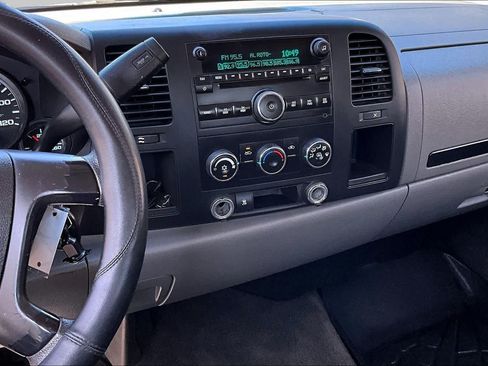 Used 2011 Chevrolet Silverado 1500 LS RWD image 6