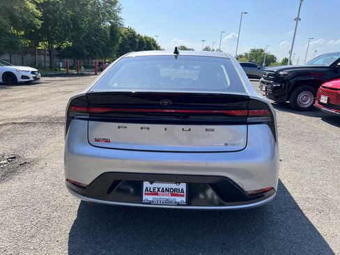 New 2026 Toyota Prius XLE FWD image 5
