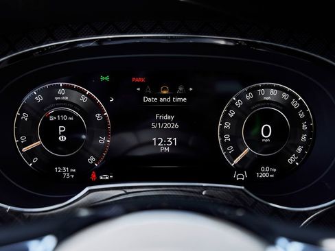 Used 2025 Bentley Bentayga AWD/4WD image 70