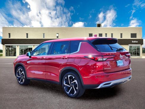 Used 2023 Mitsubishi Outlander SE AWD/4WD image 4