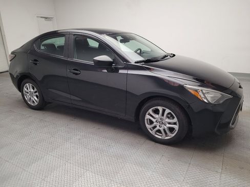 Used 2018 Toyota Yaris iA FWD image 11