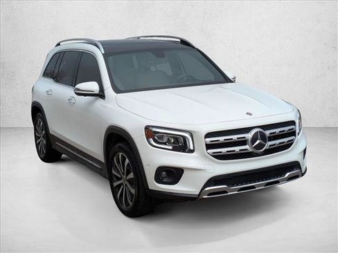 Used 2023 Mercedes-Benz GLB 250 image 3