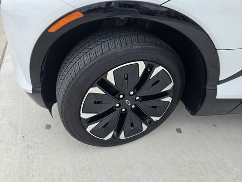 Used 2024 Chevrolet Blazer EV RS image 9