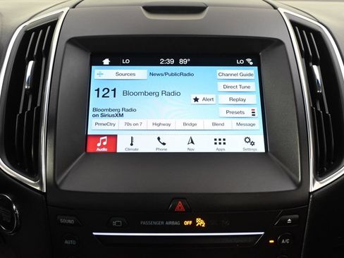 Used 2019 Ford Edge Titanium w/ Equipment Group 301A AWD/4WD image 28