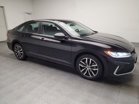 Used 2025 Volkswagen Jetta SE image 11