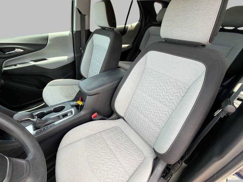 Used 2022 Chevrolet Equinox LS w/ LPO, Floor Liner Package FWD image 16