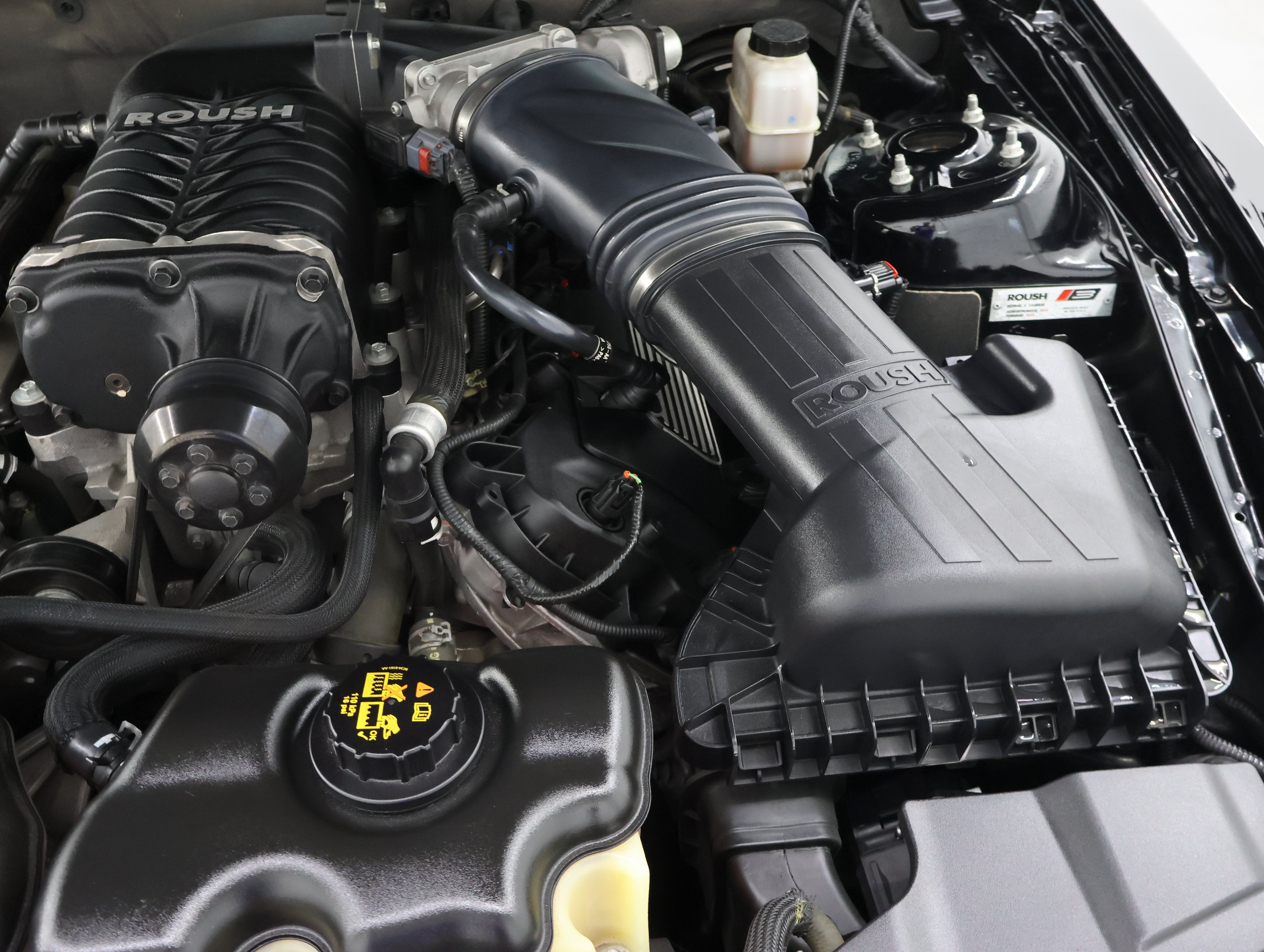 Used 2013 Ford Mustang GT Premium RWD image 16