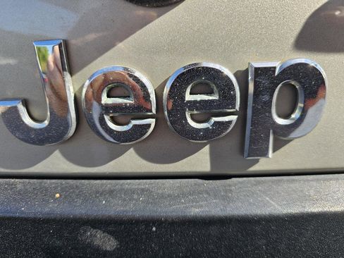 Used 2008 Jeep Grand Cherokee Laredo AWD/4WD image 16