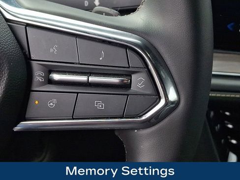 Used 2025 Chevrolet Suburban Premier AWD/4WD image 8