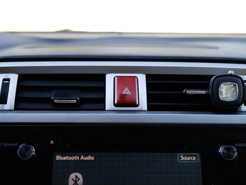 Used 2015 Subaru Legacy 2.5i Premium w/ Moonroof Package image 32