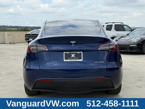 Used 2024 Tesla Model Y Long Range AWD/4WD image 8