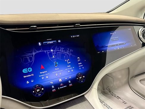 Certified 2022 Mercedes-Benz EQS 580 4MATIC Sedan image 15