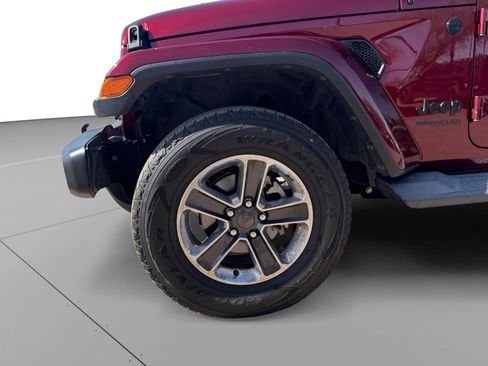 Used 2021 Jeep Wrangler Unlimited Sahara AWD/4WD image 9
