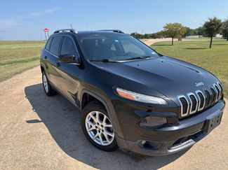 Used 2016 Jeep Cherokee Latitude image 1