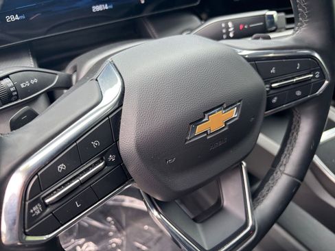 Used 2025 Chevrolet Equinox LT FWD image 28