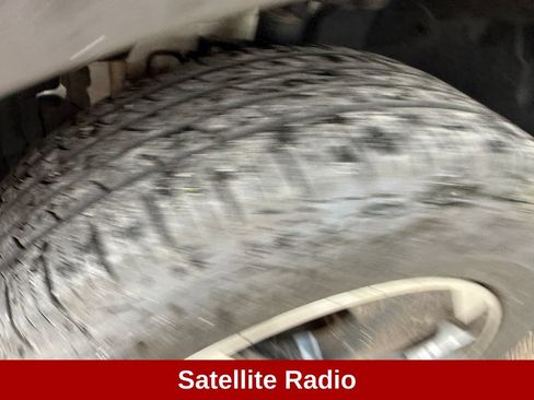 Used 2024 Nissan Rogue SV AWD/4WD image 12