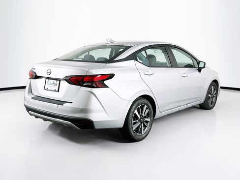 Used 2025 Nissan Versa SV FWD image 9