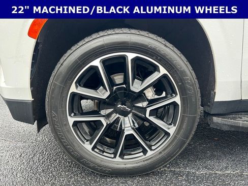 Used 2022 Chevrolet Suburban RST w/ Luxury Package image 11