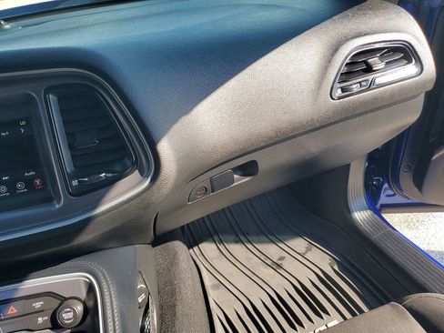 Used 2021 Dodge Challenger SXT image 11