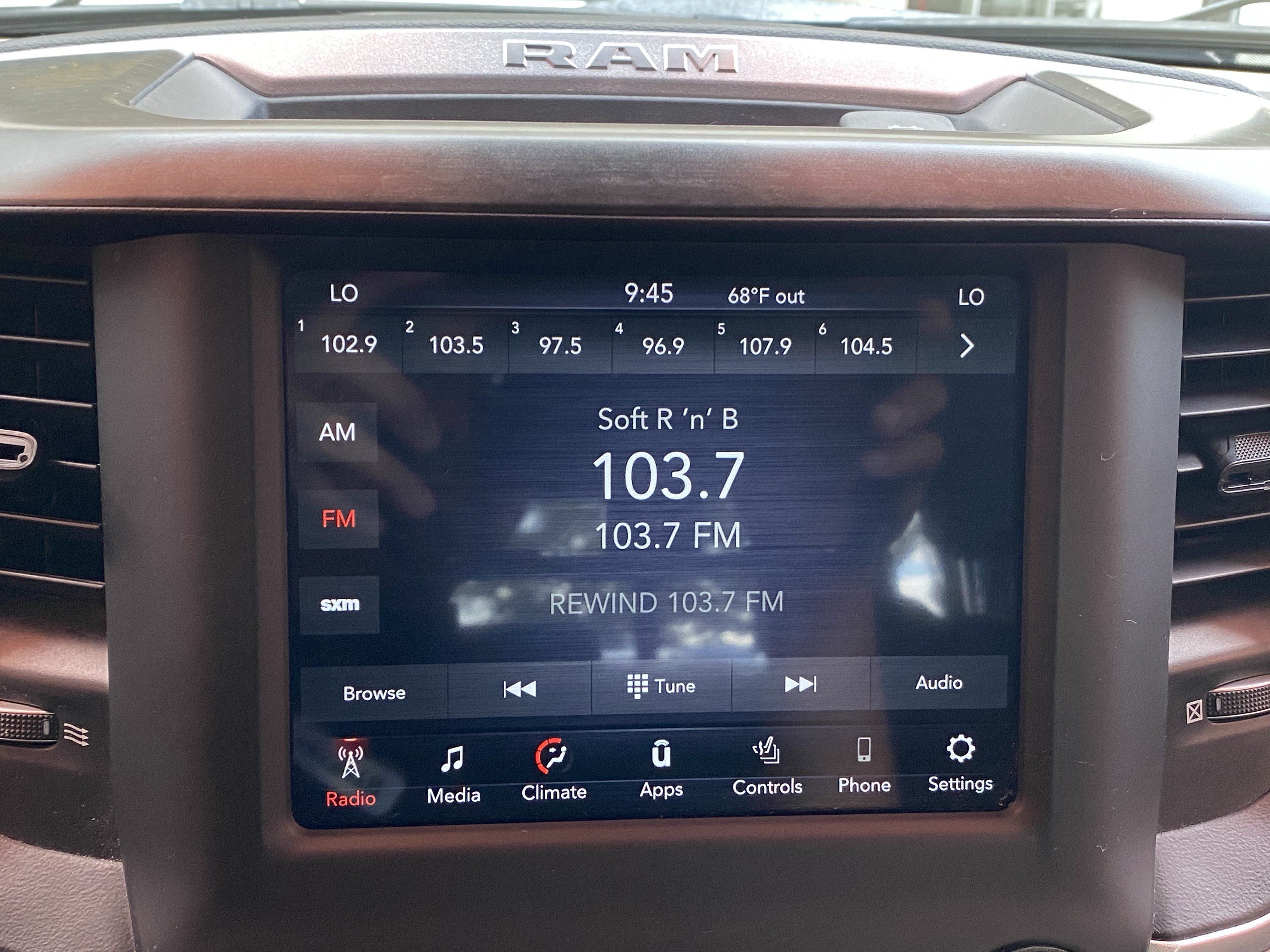 Used 2021 RAM 1500 Big Horn AWD/4WD image 3