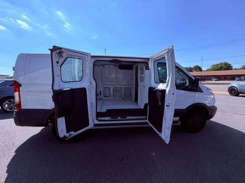 Used 2015 Ford Transit 250 130 Low Roof w/ Exterior Upgrade Package RWD image 35
