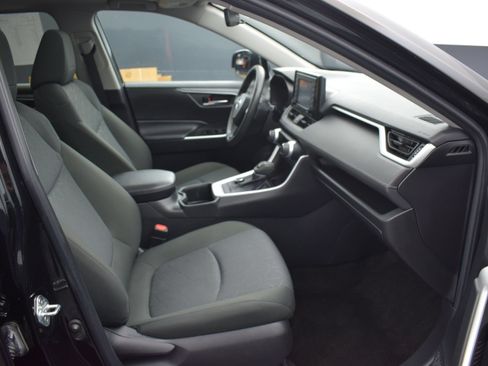 Used 2022 Toyota RAV4 XLE w/ Convenience Package AWD/4WD image 10