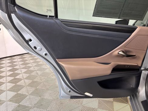 Used 2023 Lexus ES 350 w/ Premium Package image 22