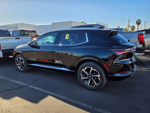 Used 2025 Chevrolet Equinox EV LT w/ Convenience Package image 2