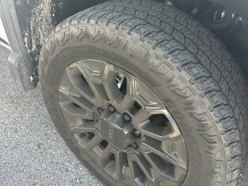 Certified 2025 GMC Sierra 2500 Denali Ultimate AWD/4WD image 7