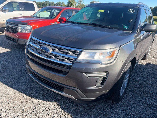 Used 2018 Ford Explorer XLT w/ Class II Trailer Tow Package AWD/4WD image 2