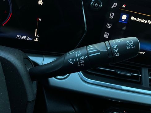 Used 2025 Chevrolet Trax LT image 34