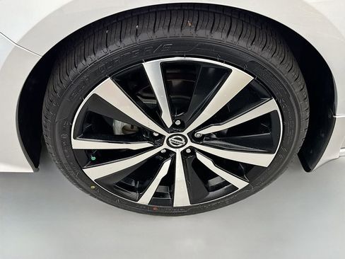 Used 2021 Nissan Altima 2.5 SR w/ SR Premium Package image 26