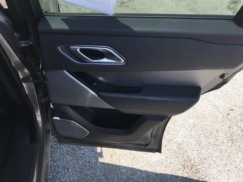 Used 2018 Land Rover Range Rover Velar R-Dynamic SE image 12