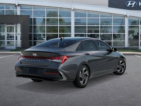 New 2026 Hyundai Elantra SEL Sport Premium image 4