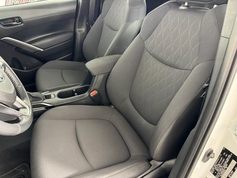 Used 2023 Toyota Corolla Cross LE image 32