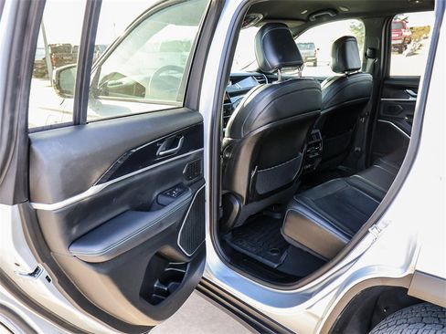 Used 2022 Jeep Grand Cherokee Trailhawk image 30