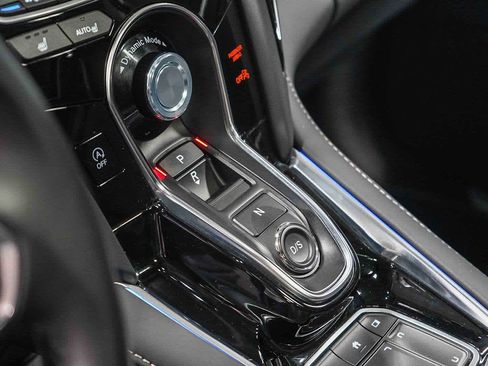 Used 2024 Acura RDX SH-AWD w/ Technology Package image 27