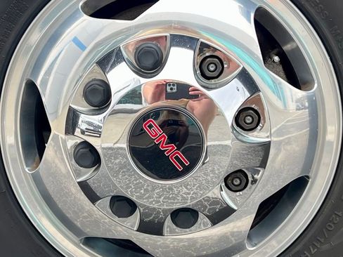 Used 2023 GMC Sierra 3500 Denali w/ Denali Ultimate Package image 13