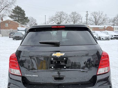 Used 2020 Chevrolet Trax LS w/ Tint and Cruise Package image 5