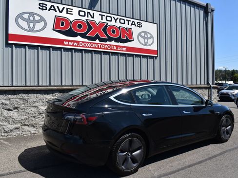 Used 2018 Tesla Model 3 Long Range RWD image 5