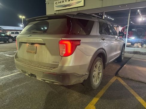 Used 2024 Ford Explorer XLT w/ Equipment Group 202A image 6