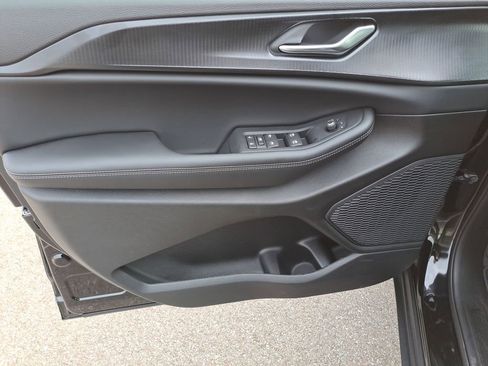 New 2025 Jeep Grand Cherokee Altitude image 19