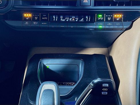 New 2025 Toyota Crown Signia image 16