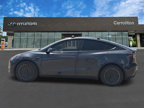Used 2024 Tesla Model Y Long Range AWD/4WD image 8