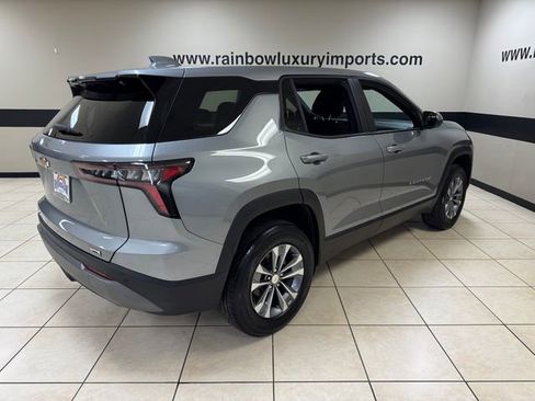 Used 2025 Chevrolet Equinox LT FWD image 6