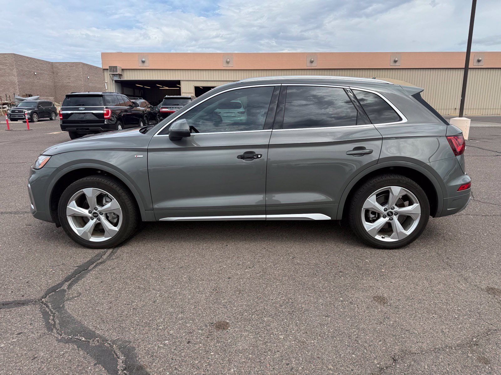 Used 2023 Audi Q5 2.0T Premium Plus w/ Premium Plus Package AWD/4WD image 6