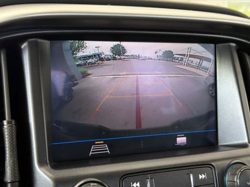 Used 2021 Chevrolet Colorado LT w/ LT Convenience Package RWD image 19