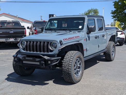 Used 2024 Jeep Gladiator Rubicon w/ Steel Bumper Group AWD/4WD image 10