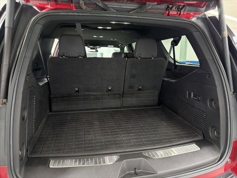 Used 2023 Chevrolet Suburban Z71 w/ Luxury Package image 18