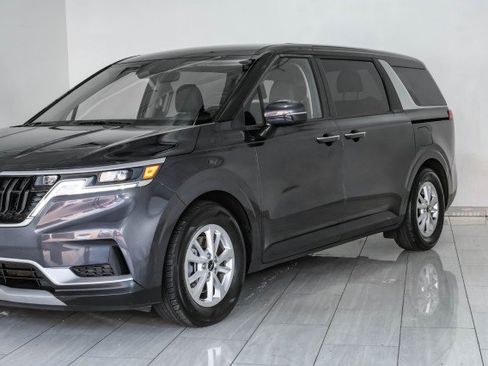 Used 2023 Kia Carnival LX FWD image 47